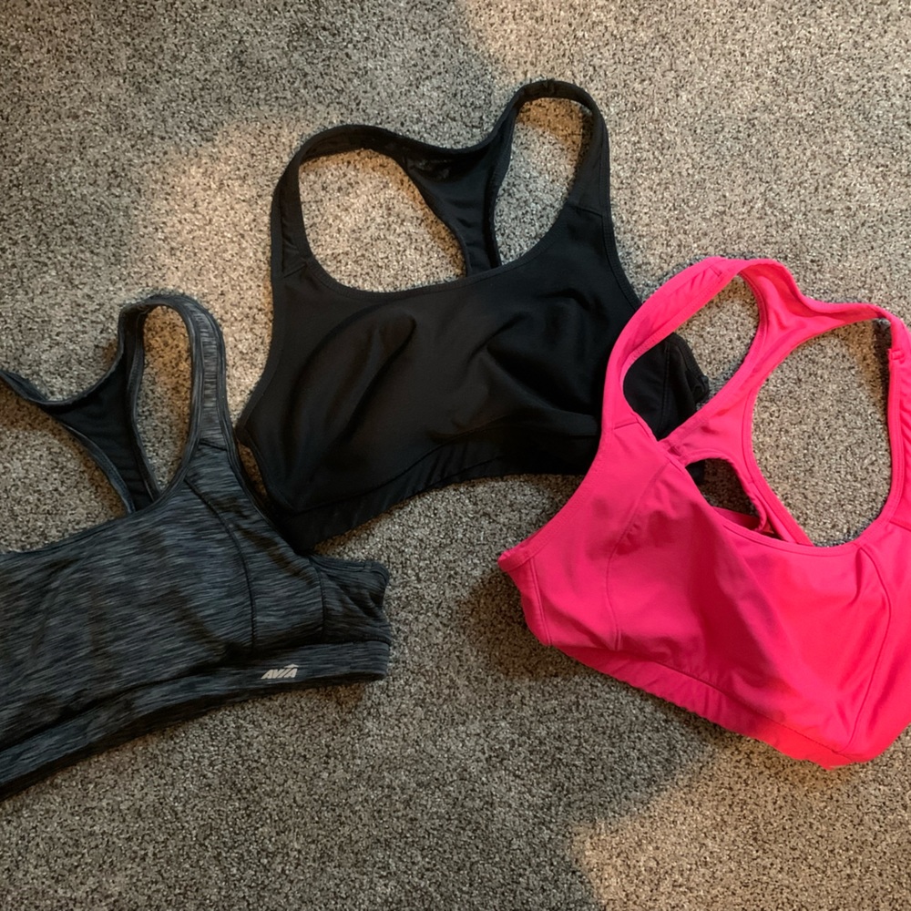 Set of three Avía sports bras!